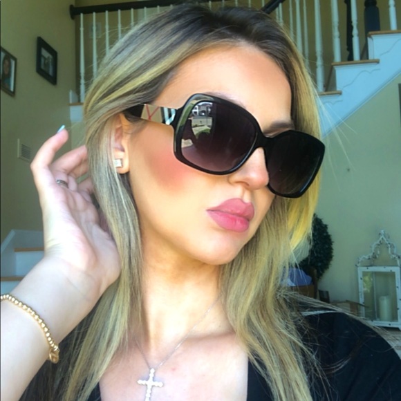 🔥NEW BURBERRY SUNGLASSES 🔥 - Picture 4 of 15